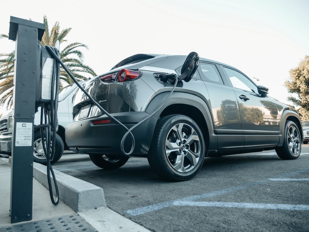Elektroauto beim Laden
